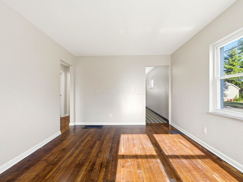 3049 Hiawatha Street, Columbus, OH 43224 Photo 7