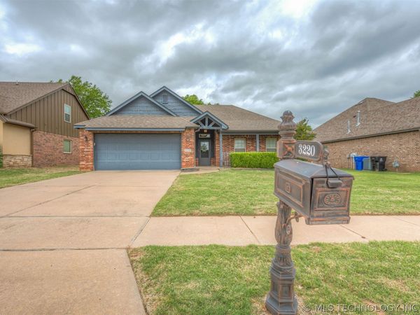 3220 W Mobile Street , Broken Arrow, OK 74011