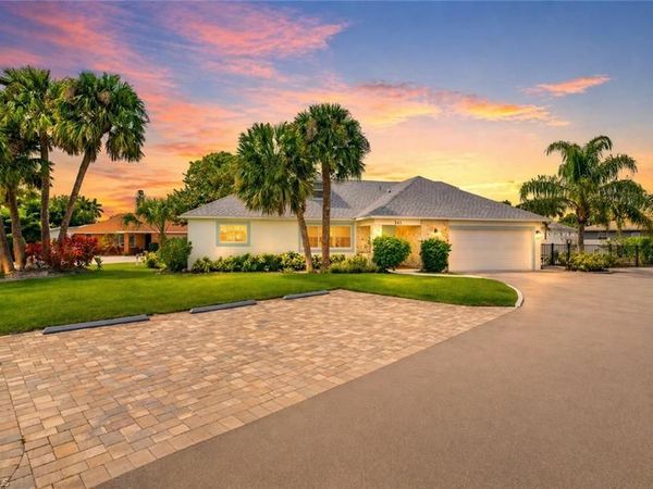 541 94th AVE N, NAPLES, FL 34108