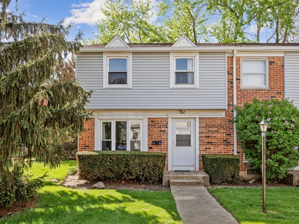 4096 Quincy Court, Streamwood, IL 60107