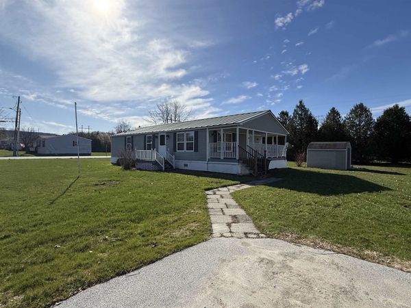 10 James Circle, St. Albans Town, VT 05478