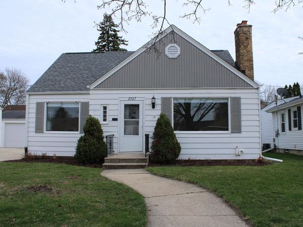 2527 Buchanan ROAD, Kenosha, WI 53142