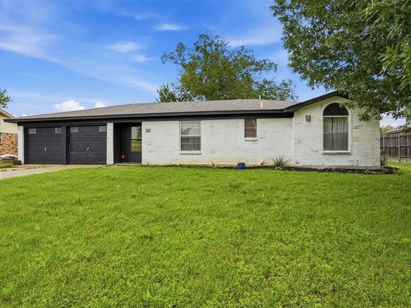 1015 Keller Avenue, Benbrook, TX 76126