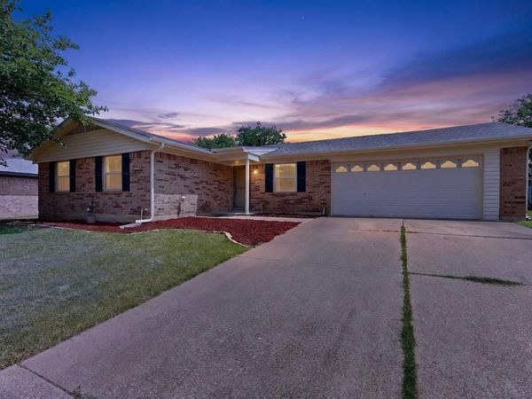 4512 Tiptop Street, Haltom City, TX 76117