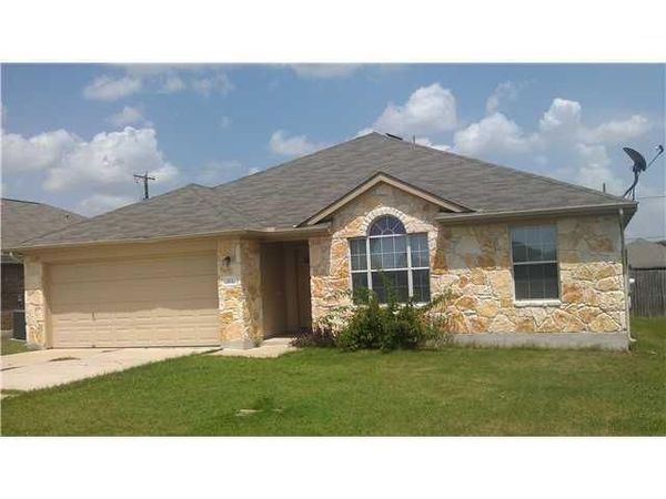 102 Aguilar DR , Hutto, TX 78634
