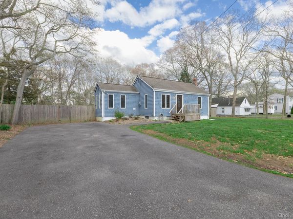 305 Whittier Drive , Mastic Beach, NY 11951