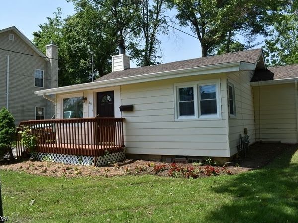 49 Mohawk Ave, Parsippany-Troy Hills, NJ 07034
