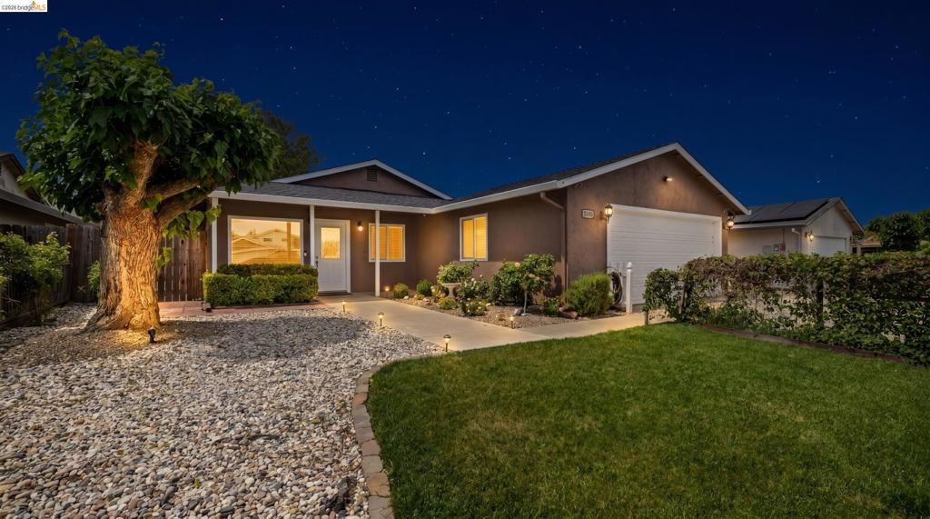 1621 Edgewood Dr, Oakley, CA 94561 Main Photo