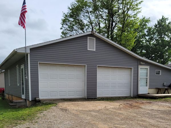 1943 Meadow Drive , West Plains, MO 65775