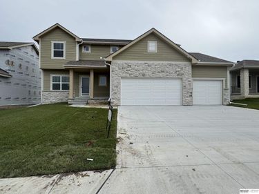 21433 Y Street, Elkhorn, NE 68022