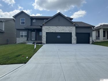 21433 Y Street, Elkhorn, NE 68022