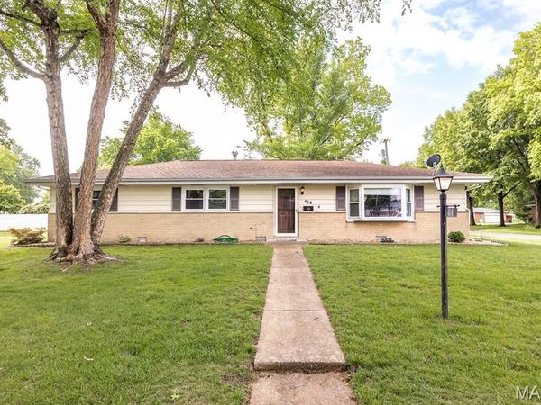 414 Bel Air Drive, Mascoutah, IL 62258