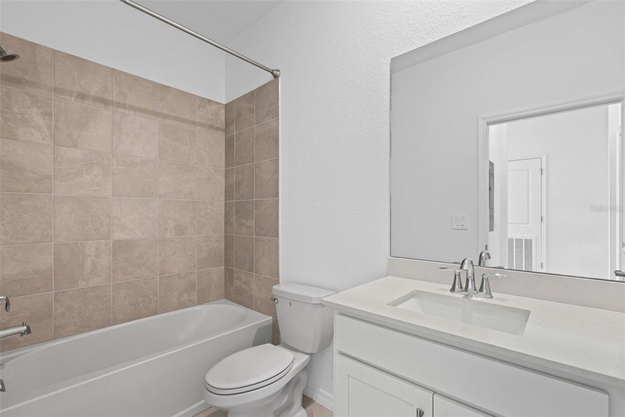 19140 Scallop Loop, Unit 401, Bradenton, FL 34211 Photo