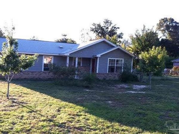 4651 W Bushnell Rd, Milton, FL 32583