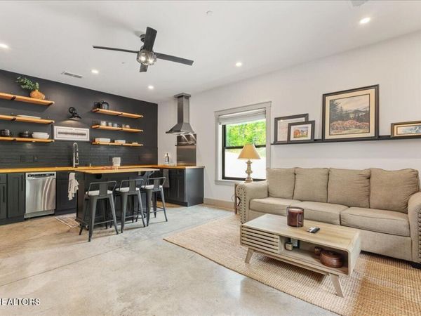 160 Riverside Drive, Madisonville, TN 37354