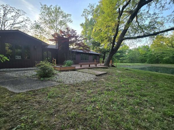 17647 N Old Centralia Lane , Mt Vernon, IL 62864