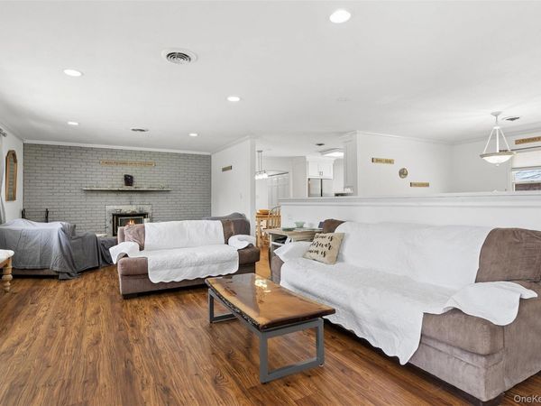 680 Westview Drive , Mattituck, NY 11952