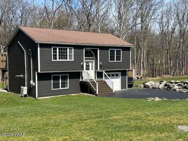 267 Mountain Top Drive, Dingmans Ferry, PA 18328