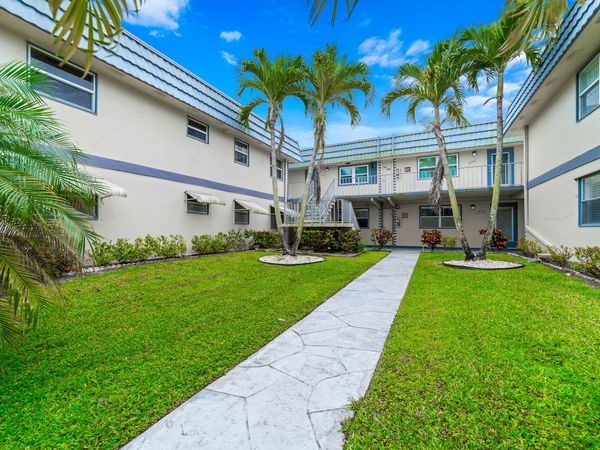 560 Brittany L, Delray Beach, FL 33446