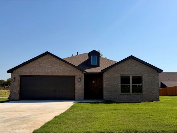 5827 Coldspring Lane, Bartlesville, OK 74006