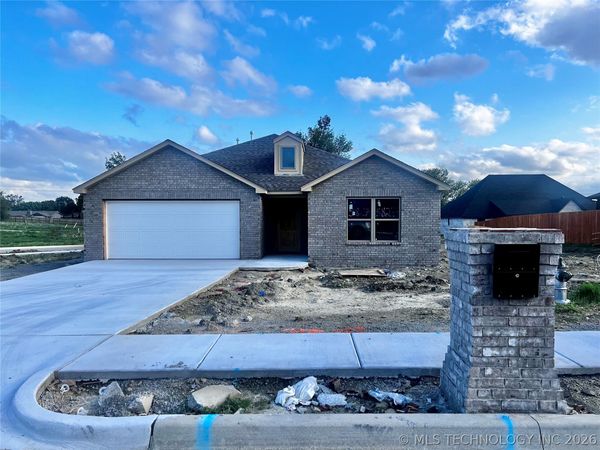 5827 Coldspring Lane , Bartlesville, OK 74006