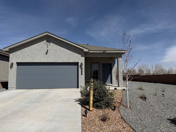 10543 Valedon Lane SW, Albuquerque, NM 87121