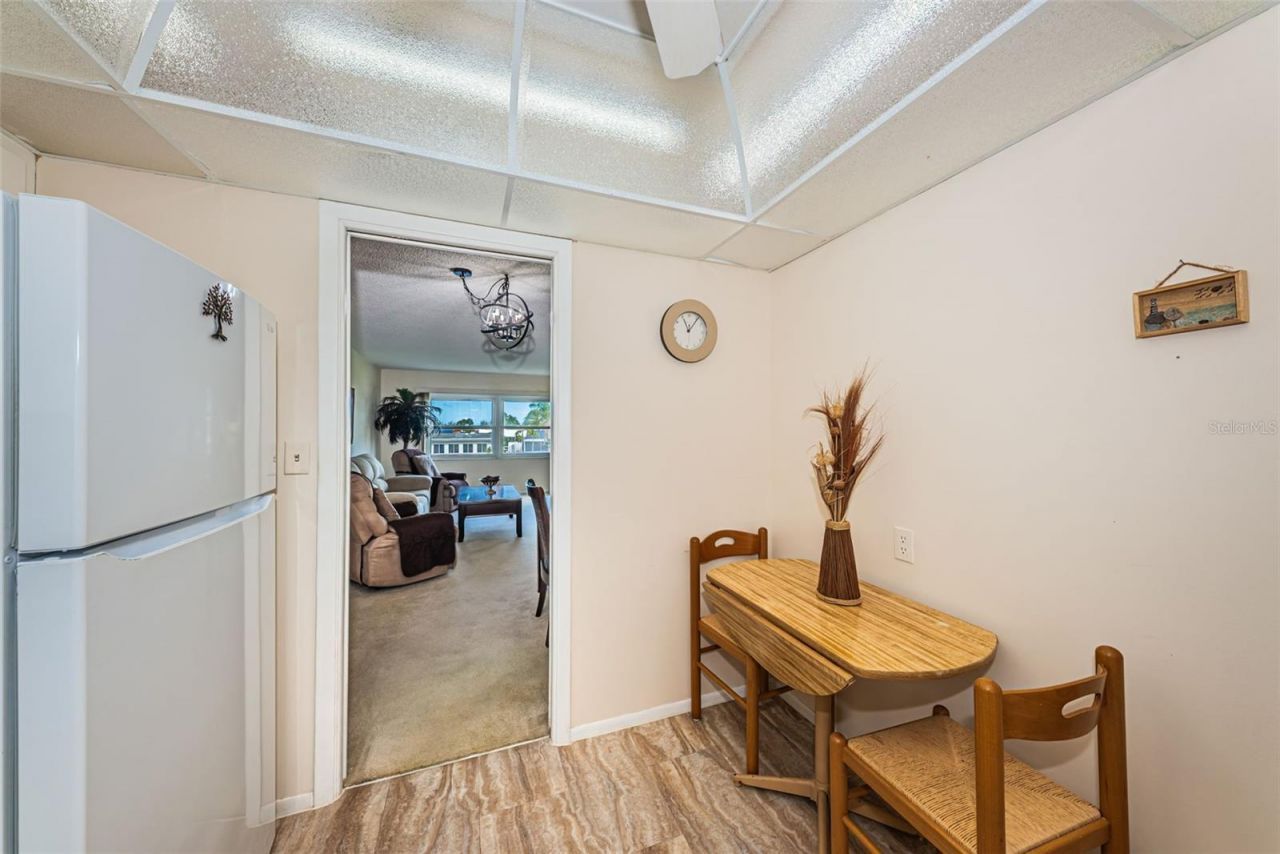 4725 Cove Circle , Unit 210, Saint Petersburg, FL 33708 Photo