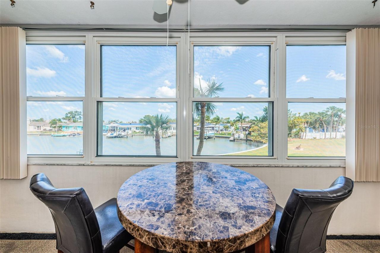 4725 Cove Circle , Unit 210, Saint Petersburg, FL 33708 Photo