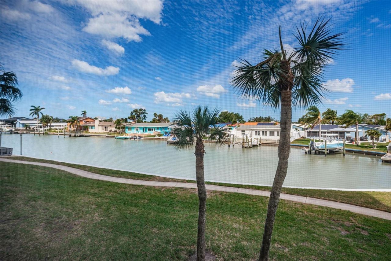 4725 Cove Circle , Unit 210, Saint Petersburg, FL 33708 Photo