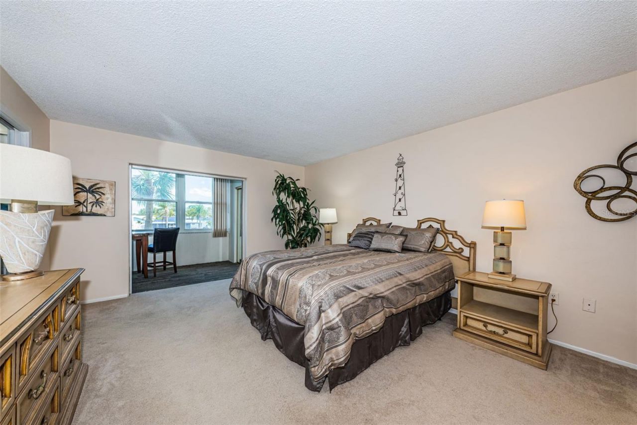 4725 Cove Circle , Unit 210, Saint Petersburg, FL 33708 Photo