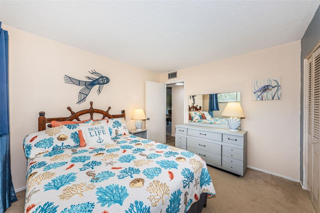 4725 Cove Circle , Unit 210, Saint Petersburg, FL 33708 Photo