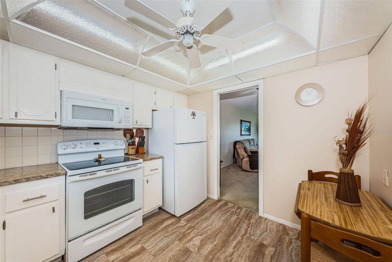 4725 Cove Circle , Unit 210, Saint Petersburg, FL 33708 Photo