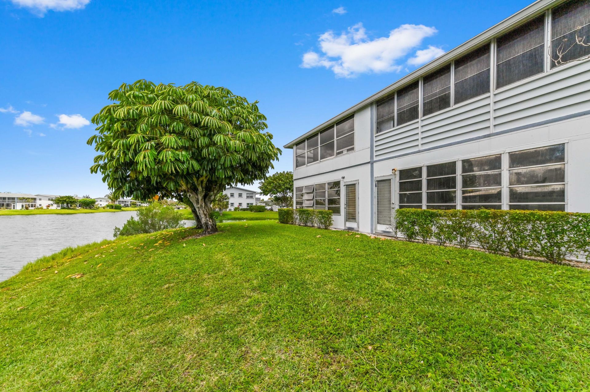 2 Chatham A, West Palm Beach, FL 33417 Photo
