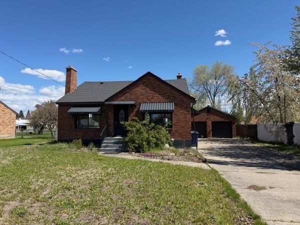 224 N Locust Rd, Spokane Valley, WA 99206