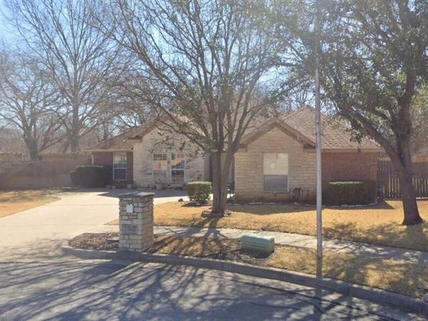 7315 Heritage Oaks Court , Arlington, TX 76001