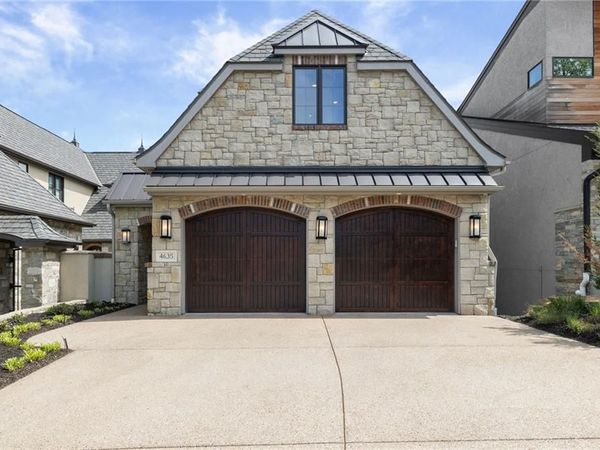 4635 Jarboe Street, Kansas City, MO 64112