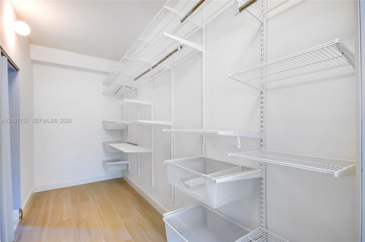 3105 NE 184th St, Unit 7201, Aventura, FL 33160 Photo