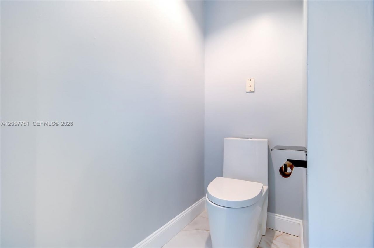 3105 NE 184th St, Unit 7201, Aventura, FL 33160 Photo