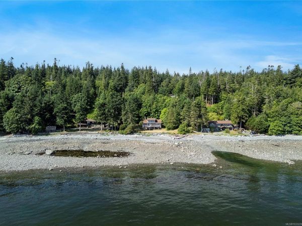 7884 Lenwood Rd , Merville, BC V9J 1V4