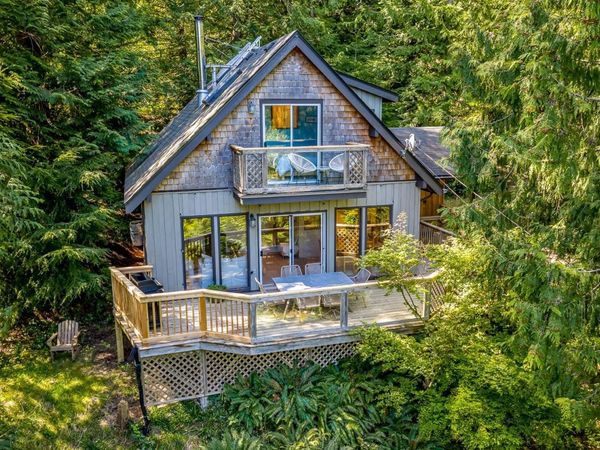 833 Austin Dr , Cortes Island, BC V0P 1K0