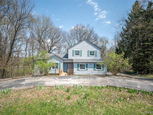 4277 Tux Lane, Brighton Twp, MI 48380