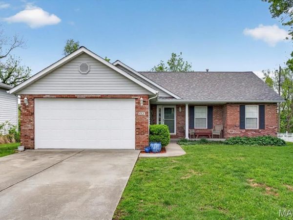 152 Gall Road, Columbia, IL 62236