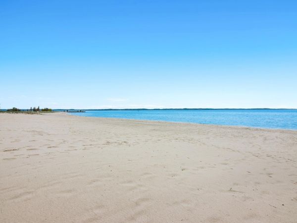 9200 Bayshore Drive N, Unit #5, Elk Rapids, MI 49629