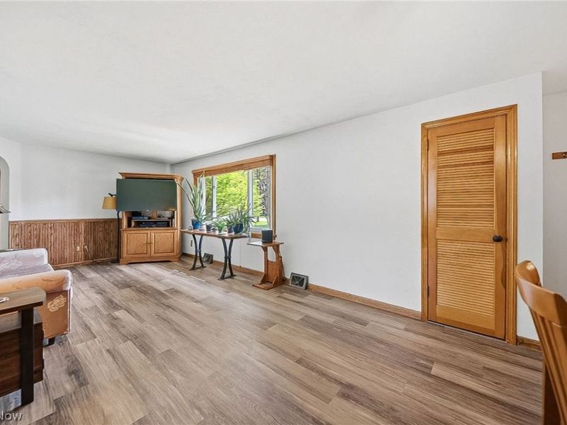 10129 E River Road, Elyria, OH 44035 Photo 2