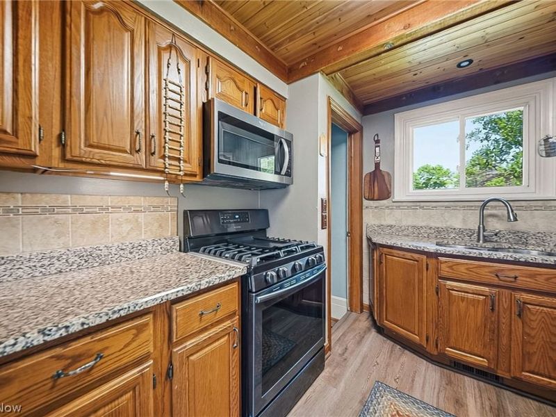 10129 E River Road, Elyria, OH 44035 Photo 7