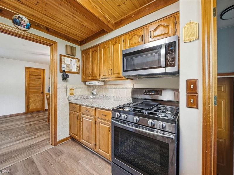 10129 E River Road, Elyria, OH 44035 Photo 9