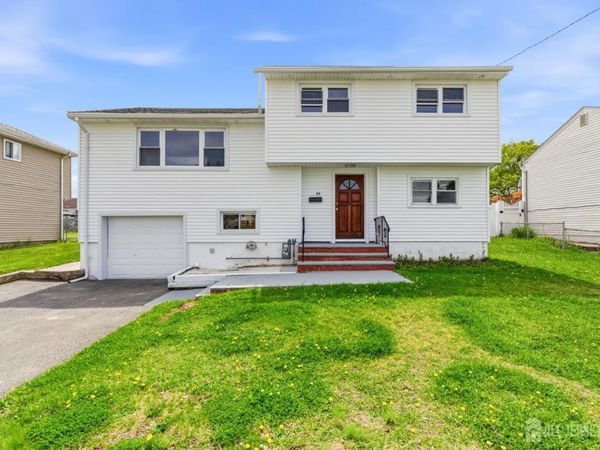 29 Swarthmore Drive, Carteret, NJ 07008