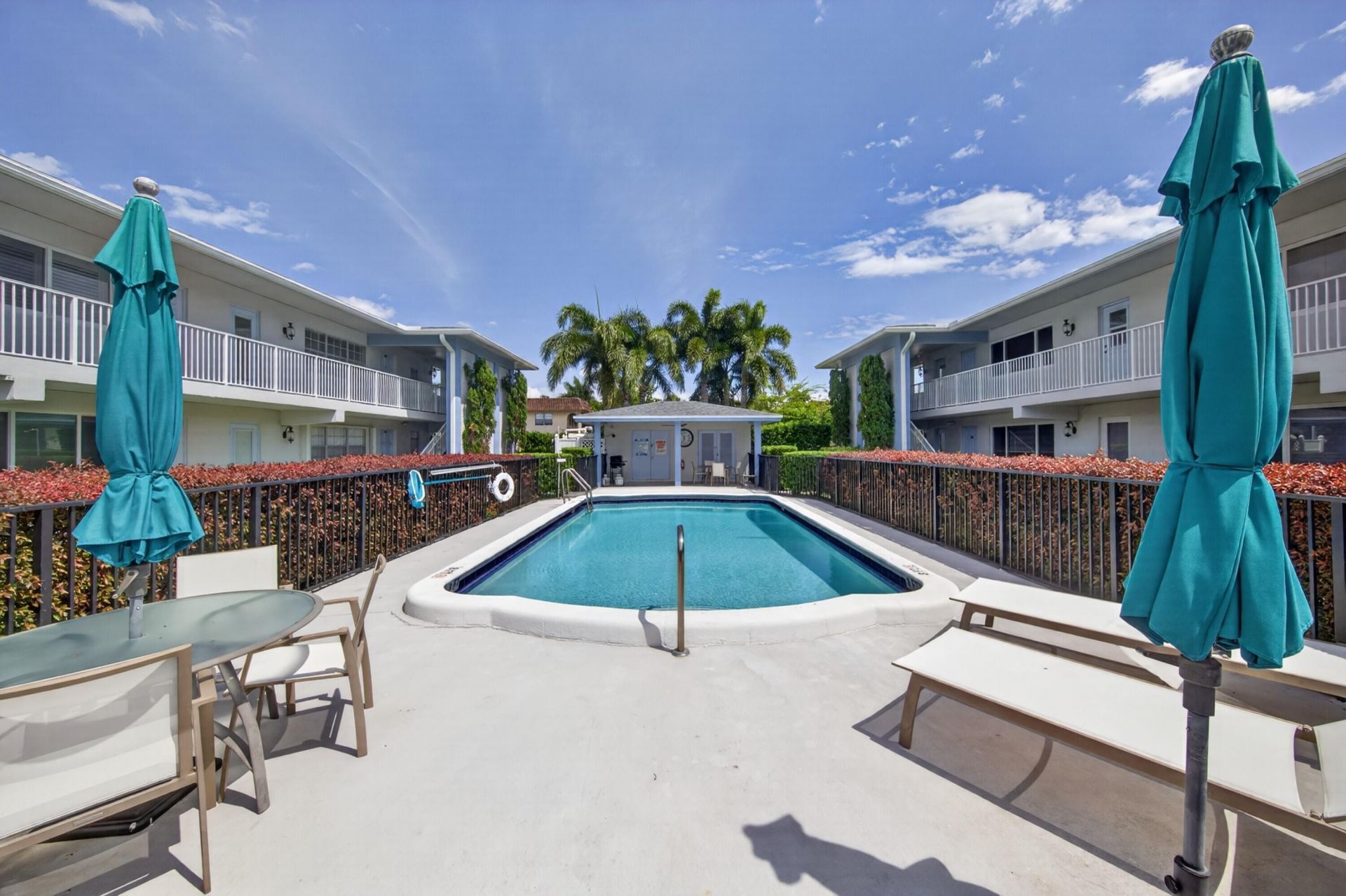 2110 NE 42nd Street, Unit 4b, Lighthouse Point, FL 33064 Photo