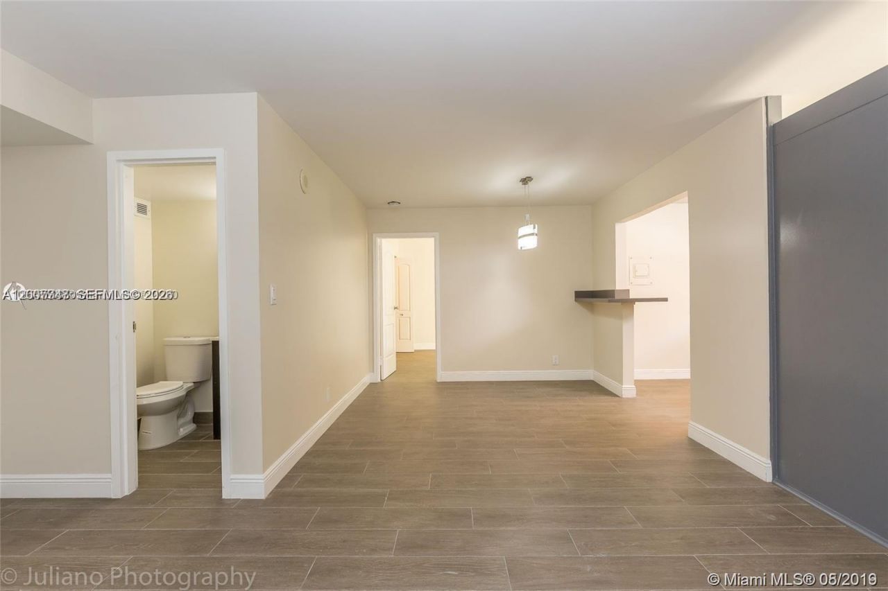 16919 N Bay Rd , Unit 218, Sunny Isles Beach, FL 33160 Photo