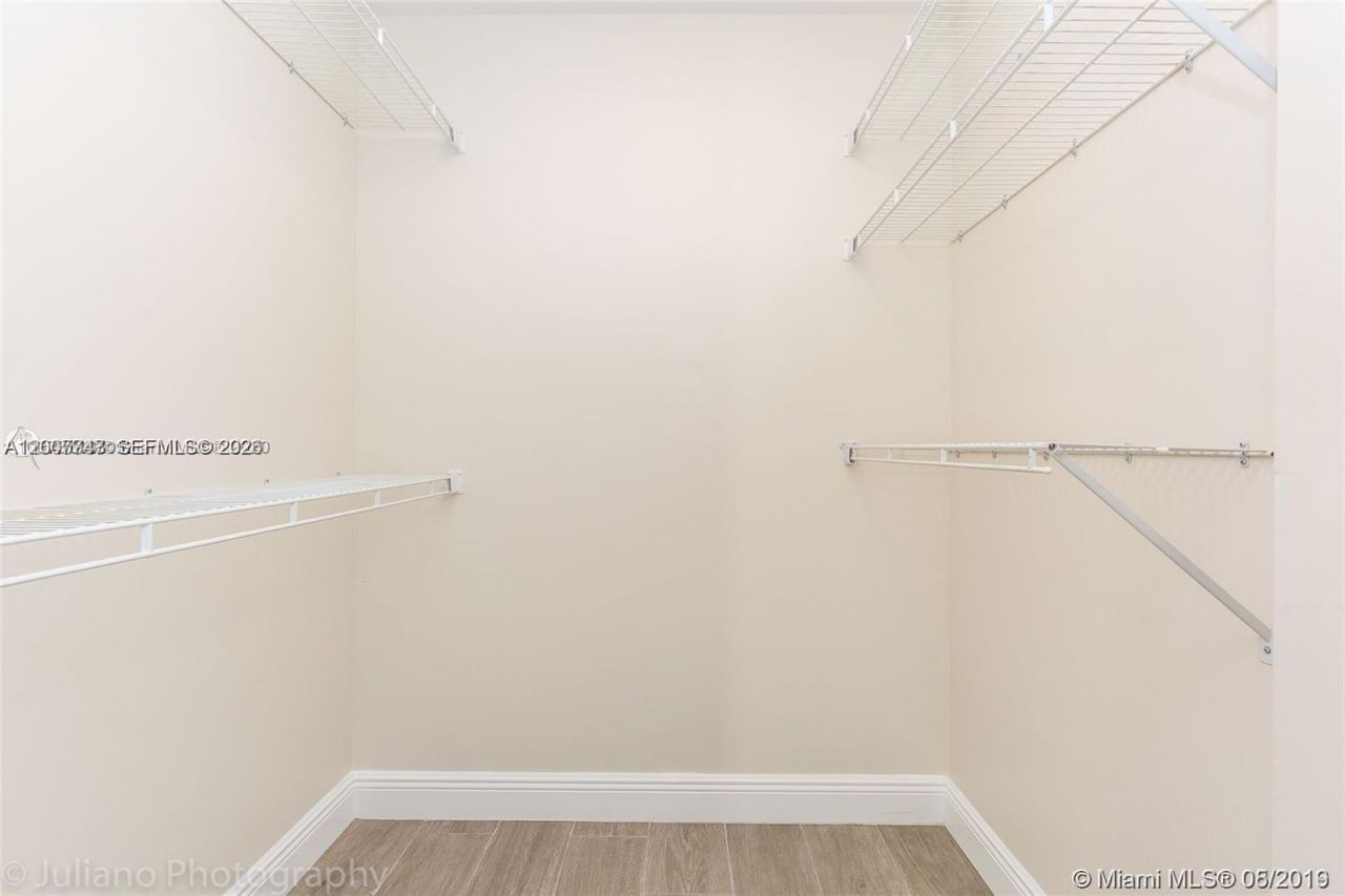 16919 N Bay Rd , Unit 218, Sunny Isles Beach, FL 33160 Photo